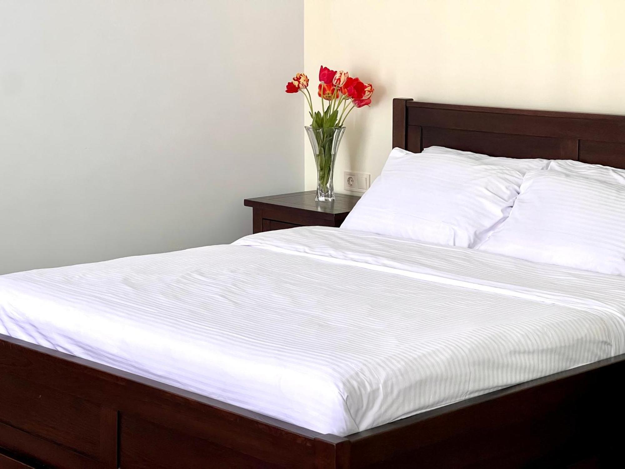 Osapart Nice Apartment In A Complex Great Britain Lviv Ngoại thất bức ảnh